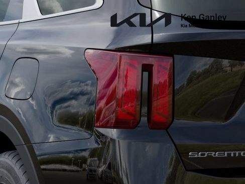 New 2026 Kia Sorento LX FWD image 11