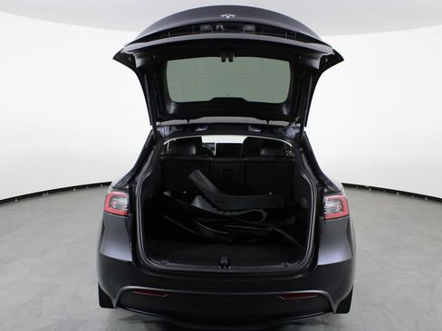 Used 2024 Tesla Model Y Long Range image 16