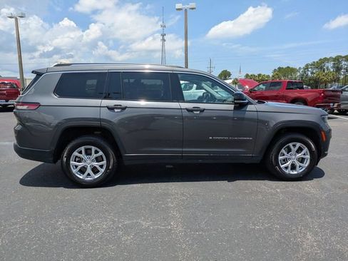 Used 2023 Jeep Grand Cherokee L Limited AWD/4WD image 2