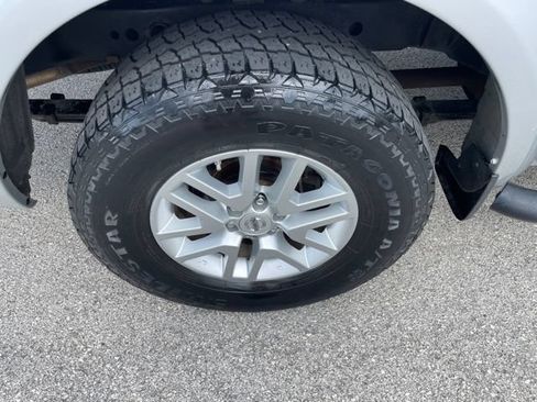 Used 2016 Nissan Frontier SV RWD image 18