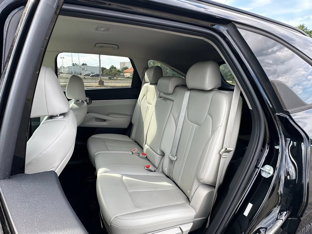 Used 2023 Kia Sorento S FWD image 34