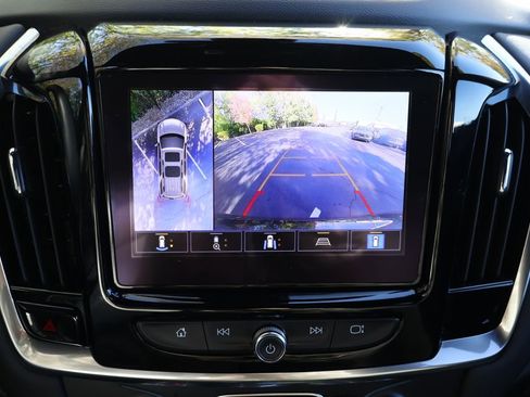 Certified 2023 Chevrolet Traverse LT image 18