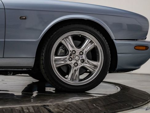 Used 2003 Jaguar XJ8 Fully Serviced image 90