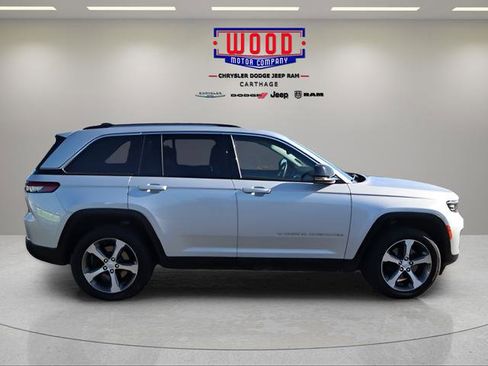 Used 2022 Jeep Grand Cherokee Limited 4xe image 2