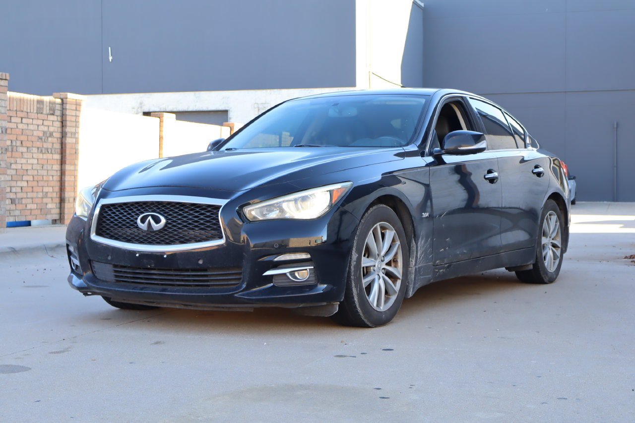 Used 2017 INFINITI Q50 3.0t Premium w/ Driver Assistance Package RWD image 2