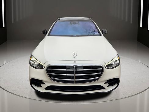 Used 2022 Mercedes-Benz S 580 4MATIC Sedan image 3