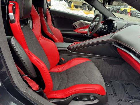 Used 2024 Chevrolet Corvette Stingray Premium Cpe w/ Z51 Performance Package image 13