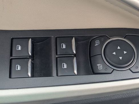 Used 2023 Ford Explorer XLT RWD image 12