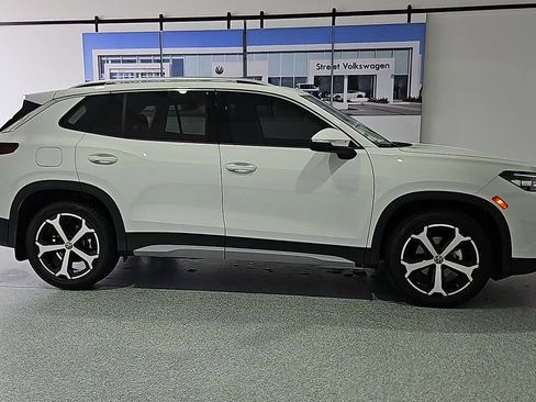 New 2026 Volkswagen Tiguan SE FWD image 10
