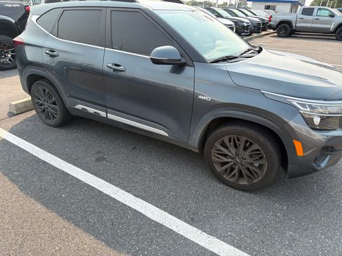 Used 2022 Kia Seltos Nightfall Edition AWD/4WD image 2