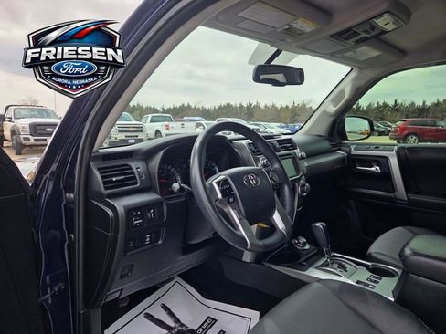 Used 2019 Toyota 4Runner SR5 Premium image 11