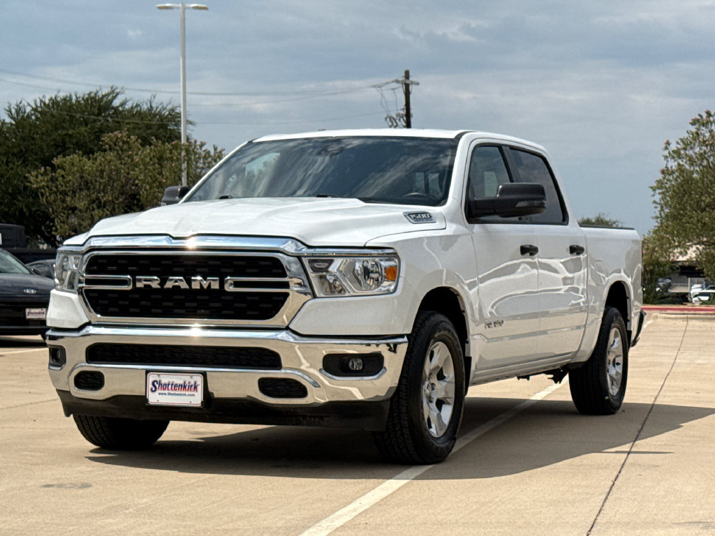 Used 2023 RAM 1500 Big Horn AWD/4WD image 3