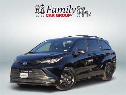 Used 2025 Toyota Sienna XLE Woodland Edition