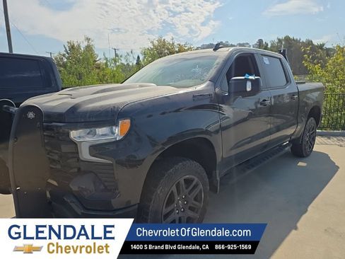 Used 2024 Chevrolet Silverado 1500 LT Trail Boss w/ LT Trail Boss Premium Package AWD/4WD image 2