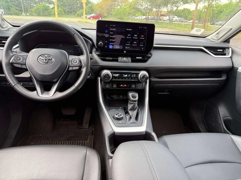 Used 2025 Toyota RAV4 XLE Premium w/ Weather Package AWD/4WD image 15