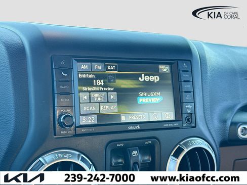 Used 2017 Jeep Wrangler Unlimited Sahara w/ Connectivity Group image 28