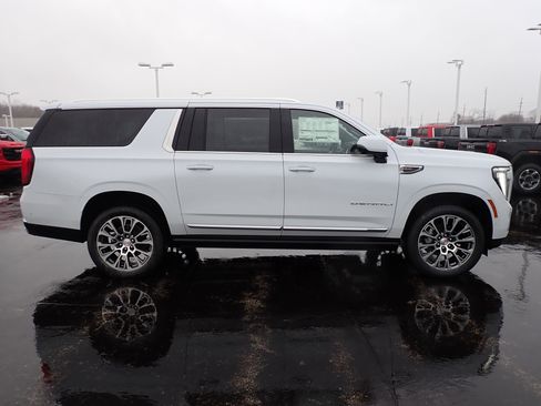 New 2026 GMC Yukon XL Denali w/ Sun & Power Step Package image 10
