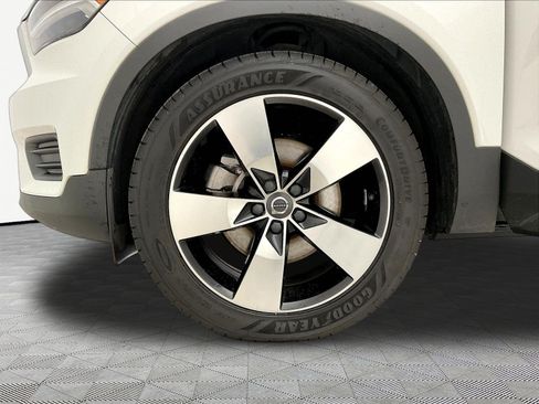 Used 2019 Volvo XC40 T5 Momentum AWD/4WD image 34