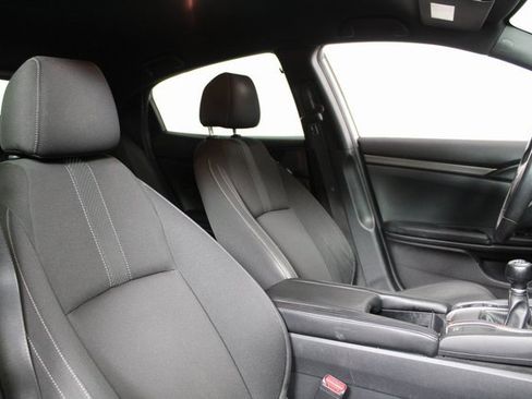 Used 2018 Honda Civic Sport image 9