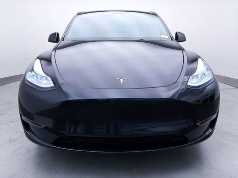 Used 2024 Tesla Model Y Long Range image 9