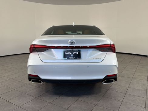 Used 2022 Toyota Avalon Limited w/ Advanced Safety Package FWD image 10