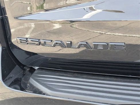 Used 2026 Cadillac Escalade Platinum Sport w/ LPO, ONYX Package image 8