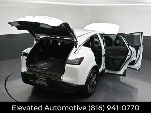 Certified 2025 Nissan Murano SV FWD image 32