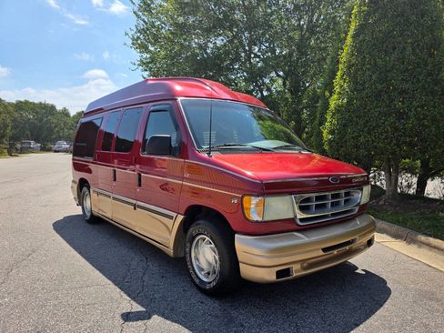 Used 2002 Ford E-150 and Econoline 150 image 7