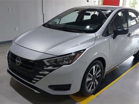 Used 2025 Nissan Versa S w/ S Plus Package FWD image 18