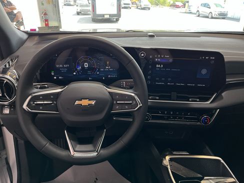 New 2026 Chevrolet Equinox LT FWD image 15