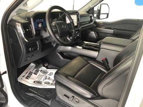 Used 2025 Ford F250 Lariat w/ Chrome Package image 4