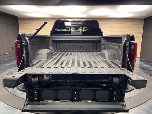 Used 2024 GMC Sierra 2500 AT4 w/ AT4 Premium Plus Package image 27