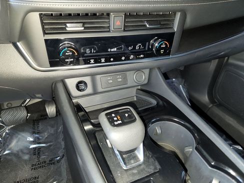 Used 2025 Nissan Rogue SV image 20