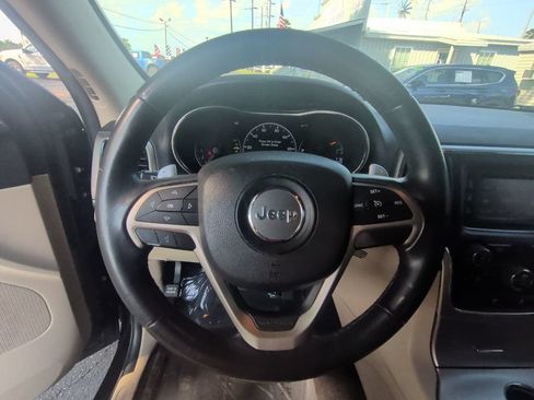 Used 2015 Jeep Grand Cherokee Laredo w/ Quick Order Package 23E AWD/4WD image 15