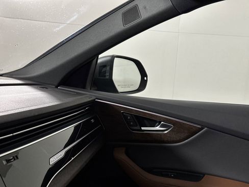 Used 2024 Audi Q8 Premium Plus w/ Premium Plus Package image 18