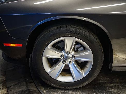 Used 2023 Dodge Challenger SXT image 8