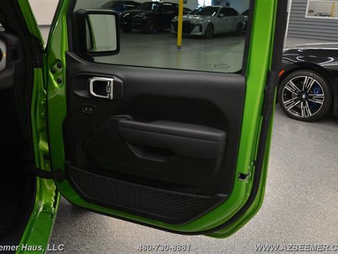 Used 2025 Jeep Wrangler Sport AWD/4WD image 33