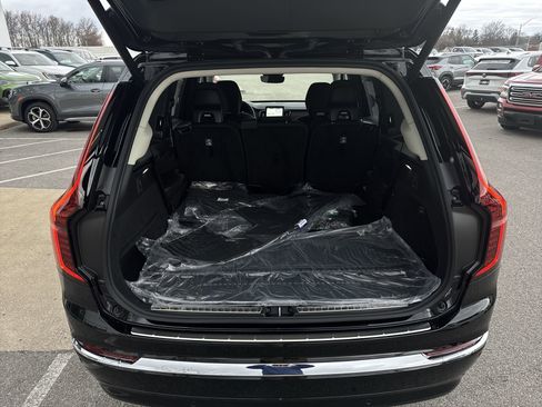 New 2026 Volvo XC90 B6 Plus w/ Protection Package Premier image 27
