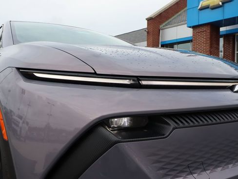 New 2026 Chevrolet Equinox EV LT image 2