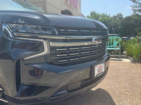 Used 2021 Chevrolet Suburban RST w/ Luxury Package RWD image 2