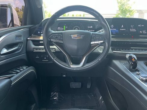 Used 2024 Cadillac Escalade Premium Luxury Platinum AWD/4WD image 14