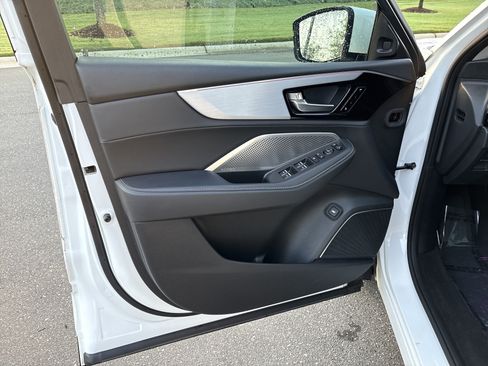 Used 2023 Acura MDX FWD w/ Technology Package image 12