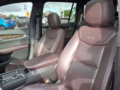 Used 2022 Cadillac XT6 Premium Luxury AWD/4WD image 9