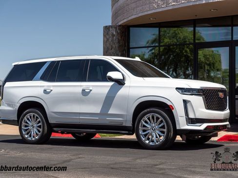 Used 2023 Cadillac Escalade Premium Luxury image 1