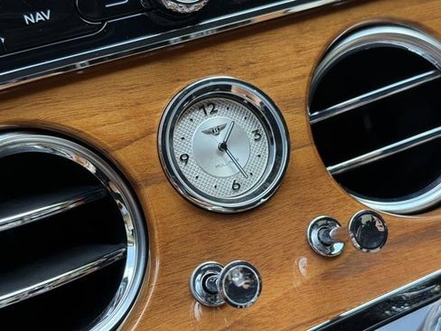 Used 2023 Bentley Continental GT V8 image 25