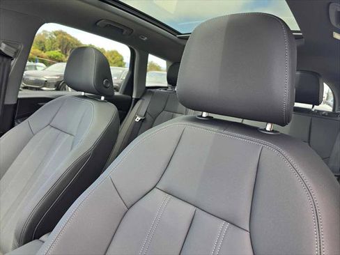 New 2025 Audi Q6 e-tron Premium Plus image 12