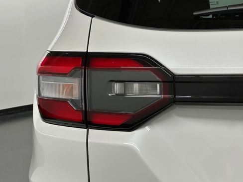 New 2025 Honda Pilot Touring image 13