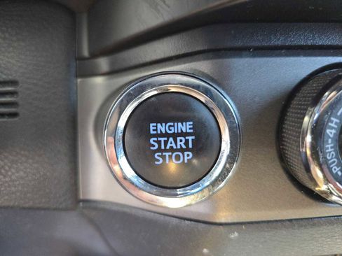 Used 2022 Toyota Tacoma TRD Sport image 31