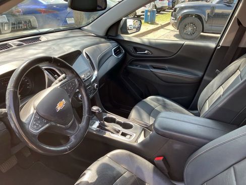 Used 2019 Chevrolet Equinox Premier image 2