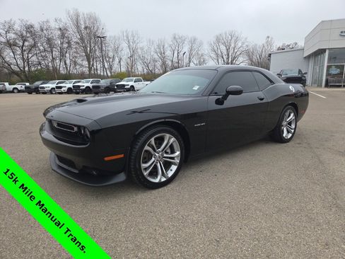 Certified 2022 Dodge Challenger R/T image 3